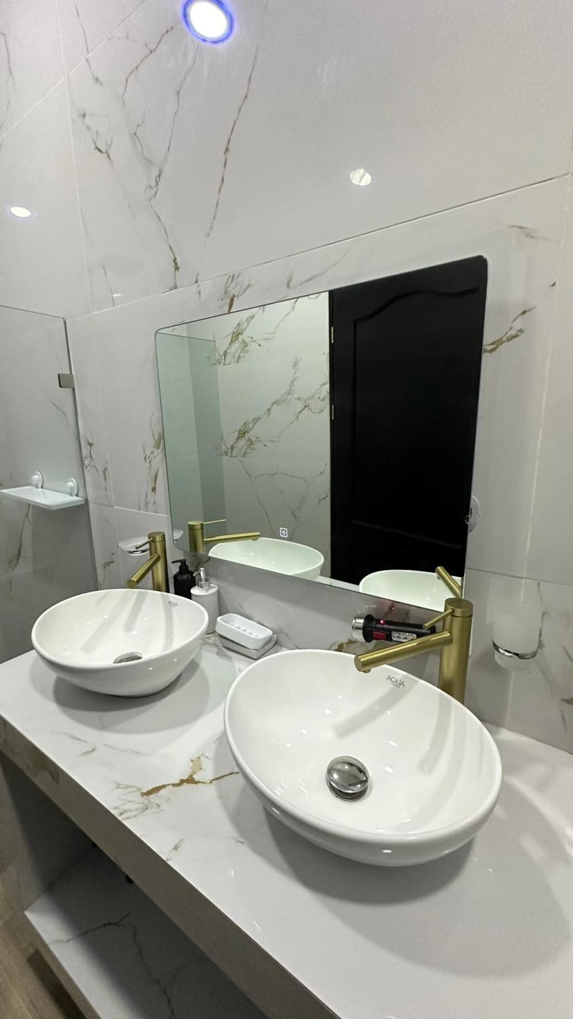 H Et L Apartment Тортугеро Екстериор снимка
