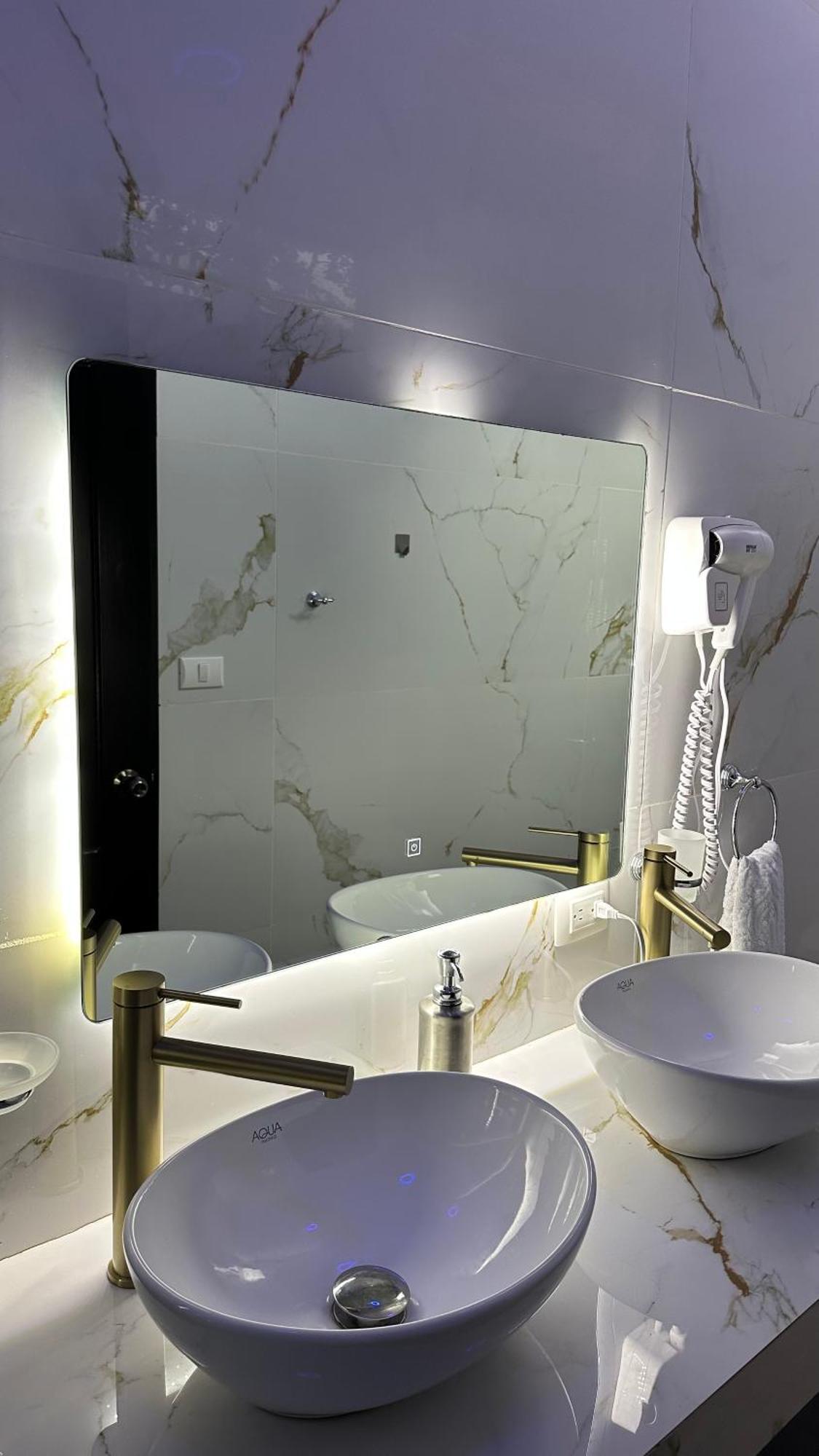 H Et L Apartment Тортугеро Екстериор снимка